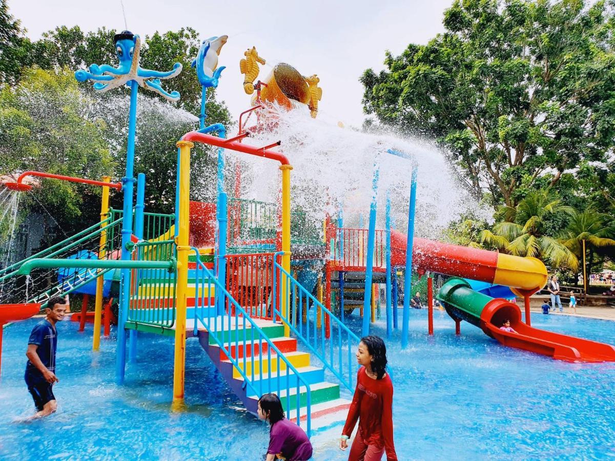 Melaka Top Largest Waterpark Resort - By Youbnb Homestay Melaka Экстерьер фото