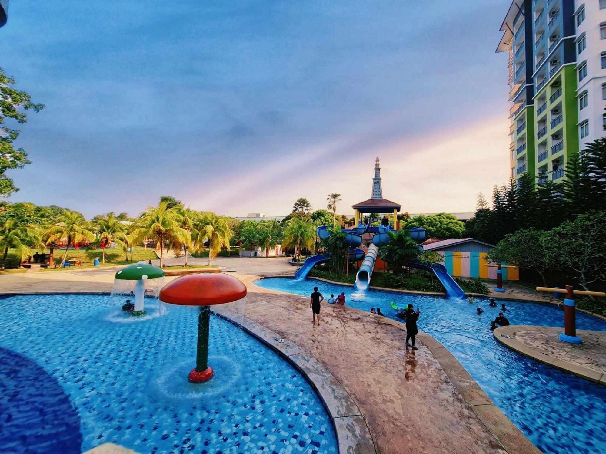 Melaka Top Largest Waterpark Resort - By Youbnb Homestay Melaka Экстерьер фото